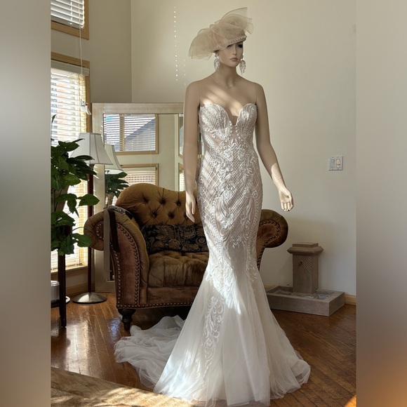 Pallas Couture Merla. Size 12. Retails $11,400 - Picture 3 of 16